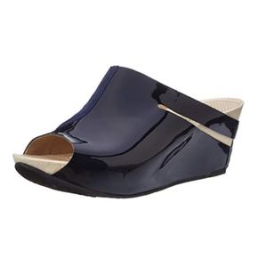Tsubo Ovid navy, patent leather/suede wedge slides